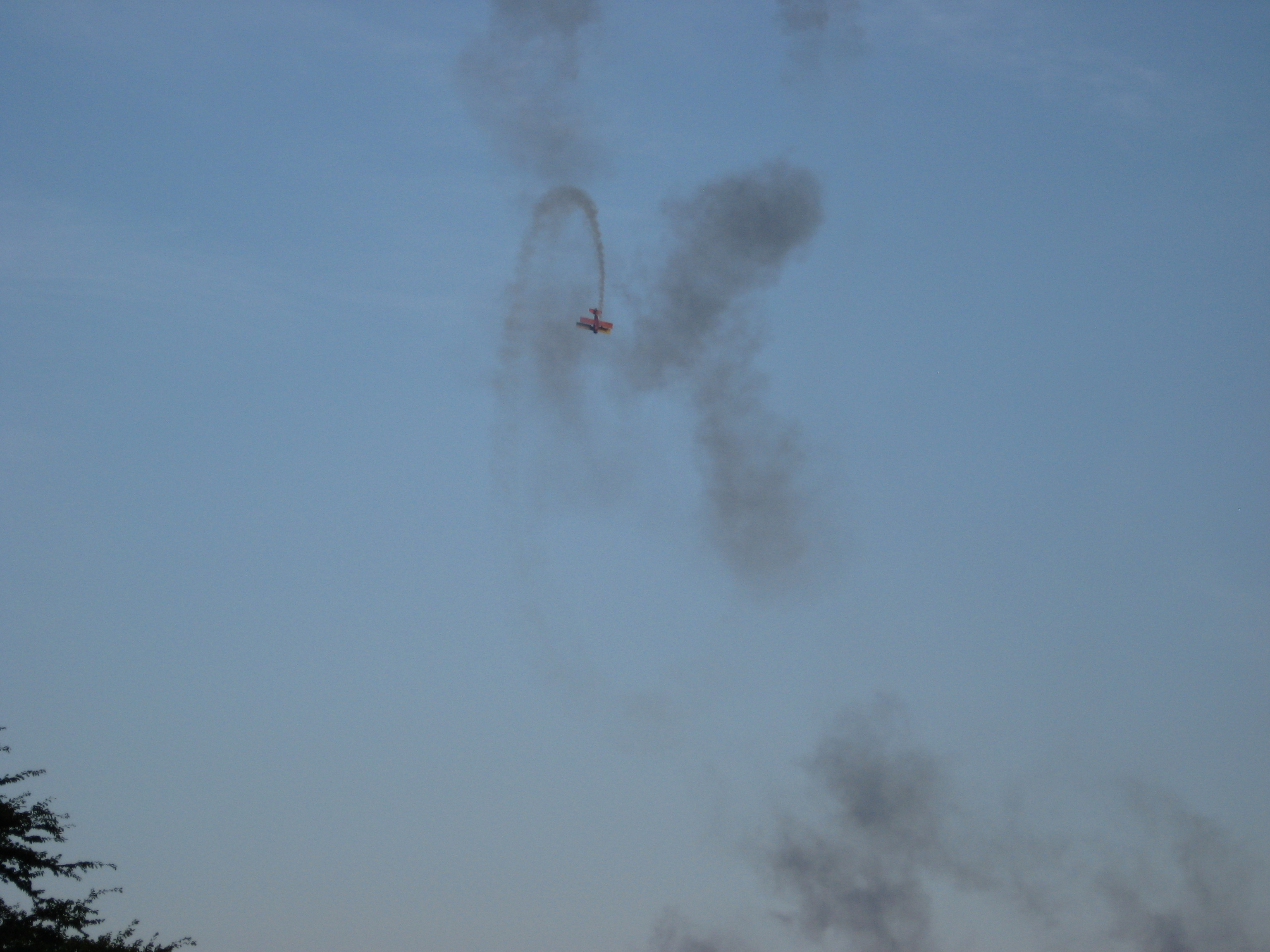 3049x2280 pixels (1,151K)